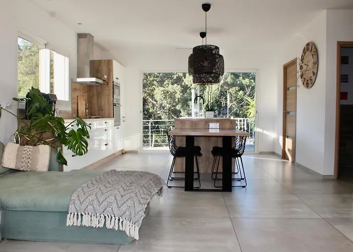 Alma Villa *